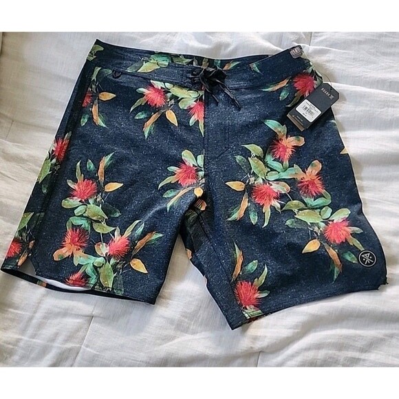 Roark The Passage Board Shorts La Selva Swim Trunks Blue Floral Size 33 18" NWT - Picture 1 of 6